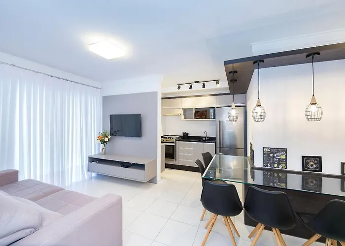 Cardeal 206B - Aconchegante Apartamento Na Praia De Bombas - 2 Dormitorios 5 Pessoas -