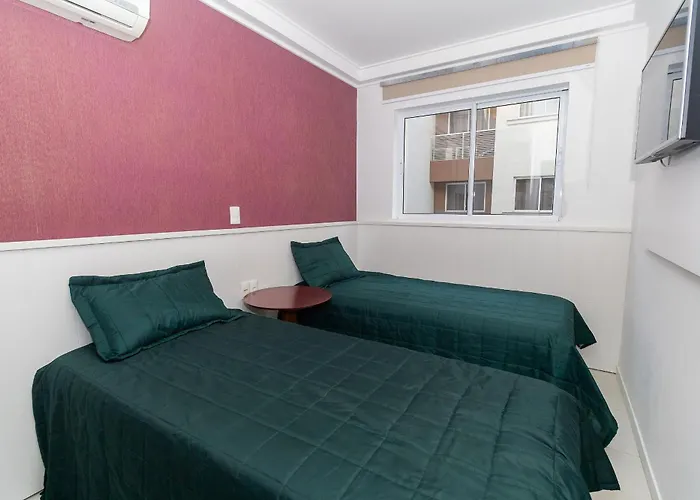 Cardeal 206B - Aconchegante Apartamento Na Praia De Bombas - 2 Dormitorios 5 Pessoas -